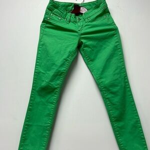 2B Bebe Jeans Skinny unique green color size 27